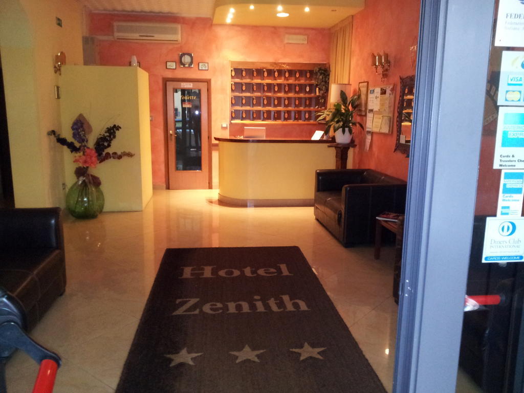 Отель Zenith Монтекатини-Терме Экстерьер фото